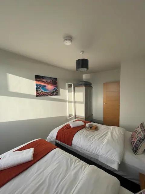Spectacular 2 Bedroom Balcony Sea View Flat Scarborough Exterior foto